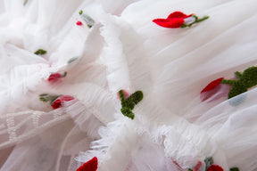 Verão novo vestido de manga voadora para meninas crianças arco morango bordado malha vestido de princesa vestido de bebê menina para 1-5 anos