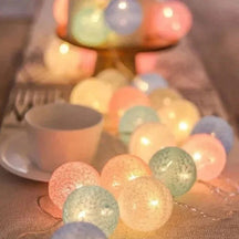 Cordão de Luzes com Bolas de Algodão Ama Mamma - Iluminação Encantadora com Energia USB - Ama Mamma