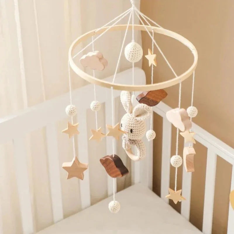 Mobile de Berço Estimulante com Chocalhos e Suporte de Madeira Ama Mamma - Ama Mamma