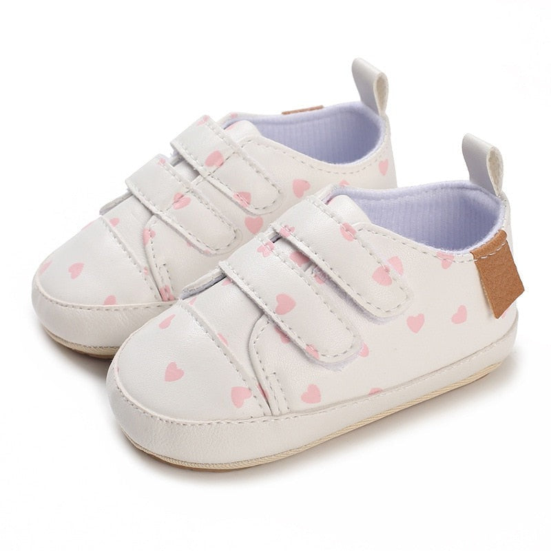 Sapatinho Infantil Bebê Branco Coração - Ama Mamma
