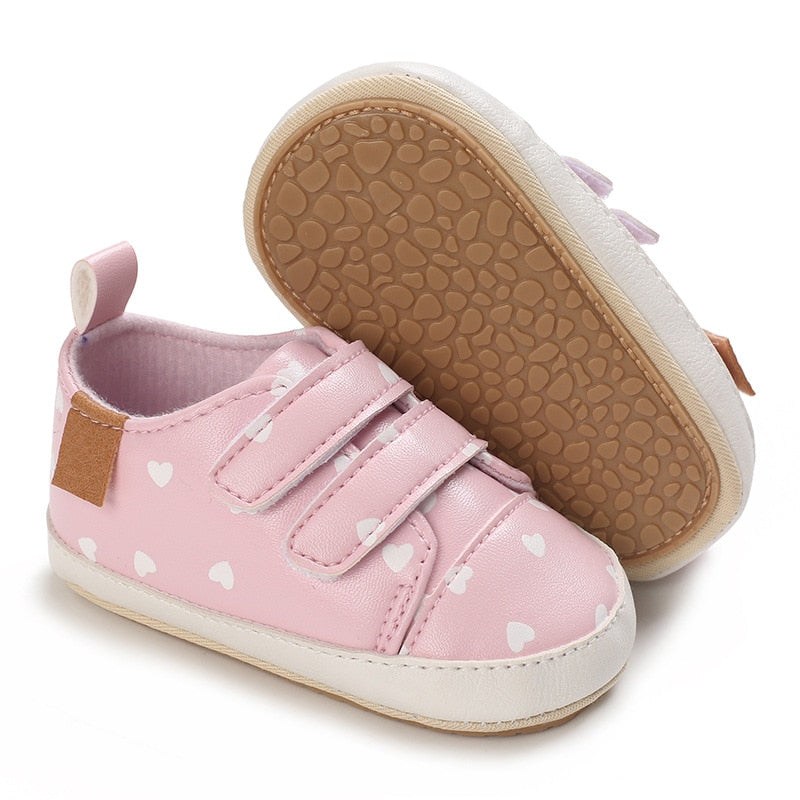 Sapatinho Infantil Bebê Rosa Coração - Ama Mamma